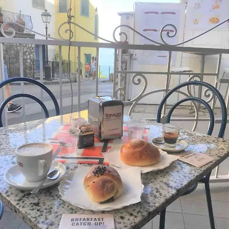 La فندق مبيت وإفطار 4*